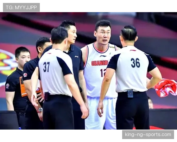 什么是篮球比赛中的“违体犯规”？规则细节解读